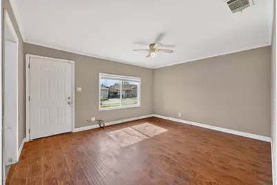 5225 Gordon Drive, Sacramento, CA 95824 - Photo 6