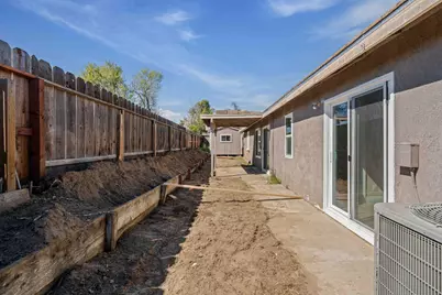 1916 Central Park Way, Modesto, CA 95351 - Photo 28
