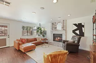 8866 Starfall Way, Elk Grove, CA 95624 - Photo 10