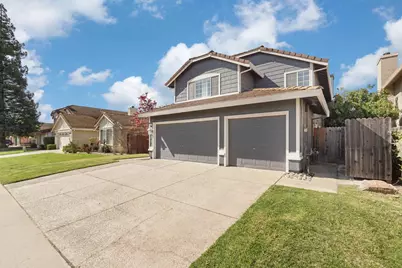 8866 Starfall Way, Elk Grove, CA 95624 - Photo 2