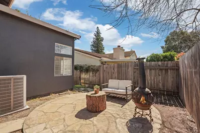 8866 Starfall Way, Elk Grove, CA 95624 - Photo 40