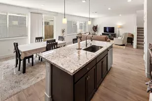 8056 Titan Ln, Roseville, CA 95747 - Photo 2