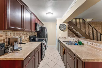 9000 El Cajon Way #2, Sacramento, CA 95826 - Photo 2