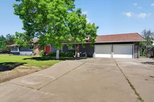 12301 E Jahant Rd, Acampo, CA 95220 - Photo 2