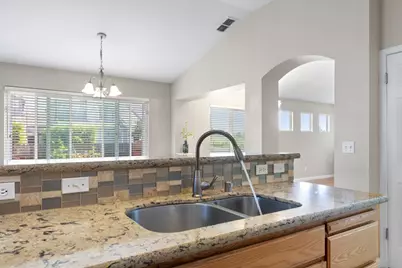 8600 Heritage Hill Drive, Elk Grove, CA 95624 - Photo 16