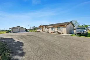 11890 Cresthill Dr, Elk Grove, CA 95624 - Photo 16