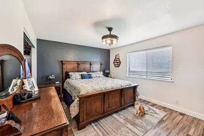 11890 Cresthill Drive, Elk Grove, CA 95624 - Photo 10