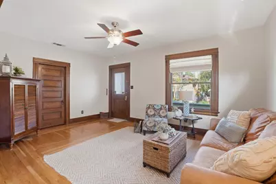 2720 Portola Way, Sacramento, CA 95818 - Photo 6