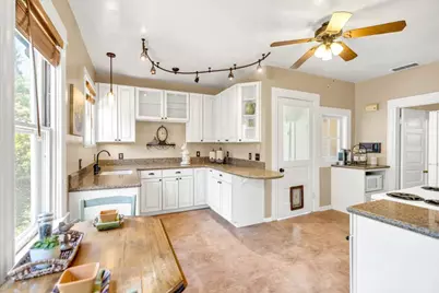 2720 Portola Way, Sacramento, CA 95818 - Photo 12