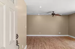 4064 Elmo Loop, Modesto, CA 95356 - Photo 6