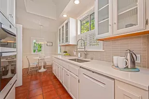 2945 27th St, Sacramento, CA 95818 - Photo 18