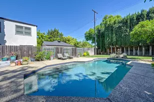 2945 27th St, Sacramento, CA 95818 - Photo 2