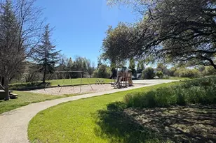 11919 Brooke Crest Dr, Auburn, CA 95602 - Photo 16