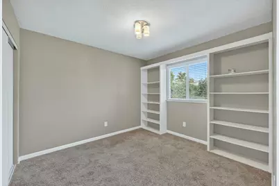 10243 Ellenwood Avenue, Sacramento, CA 95827 - Photo 22