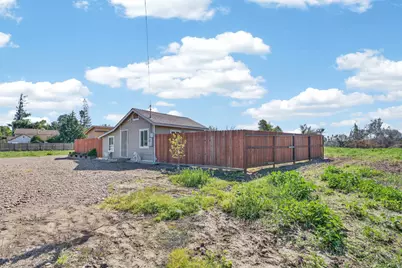 2504 Paradise Road, Modesto, CA 95358 - Photo 2