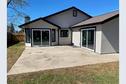 881 Spur Way, Galt, CA 95632 - Photo 2