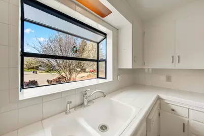 10366 Theresa Court, Rancho Cordova, CA 95670 - Photo 12