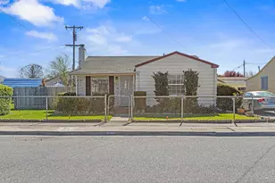 621 Poplar St, Oakdale, CA 95361 - Photo 2