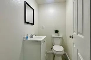 1785 W Hazelton Ave, Stockton, CA 95203 - Photo 10