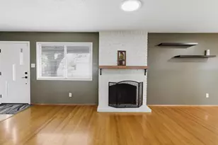 5262 E Flagstone St, Carmichael, CA 95608 - Photo 6