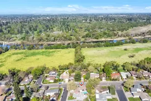 10406 Ambassador Dr, Rancho Cordova, CA 95670 - Photo 2