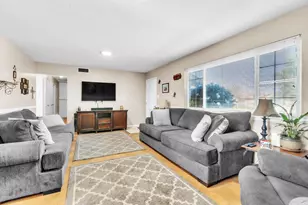 10406 Ambassador Dr, Rancho Cordova, CA 95670 - Photo 14