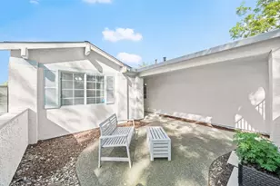 7579 Sunmore Ln, Sacramento, CA 95828 - Photo 6