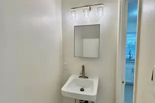 43 Omaha Ct, Sacramento, CA 95823 - Photo 32