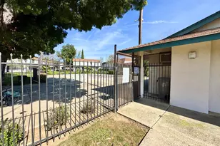 43 Omaha Ct, Sacramento, CA 95823 - Photo 36