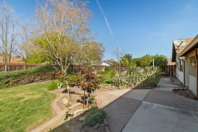 1001 Zinfandel Place, Modesto, CA 95351 - Photo 44
