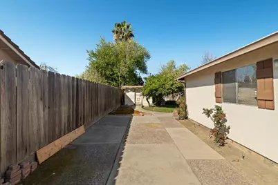 1001 Zinfandel Place, Modesto, CA 95351 - Photo 54