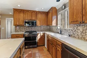 8840 Minnie Cir, Elk Grove, CA 95624 - Photo 18