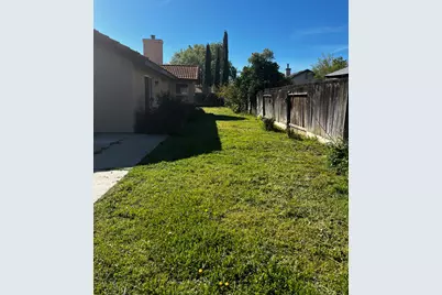 1860 Vassar Court, Los Banos, CA 93635 - Photo 2