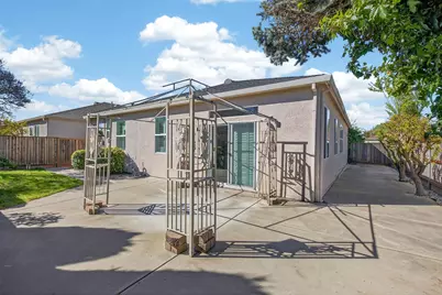 10340 Pebble Run Lane, Stockton, CA 95209 - Photo 36