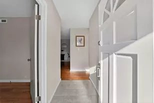 6713 Silverthorne Cir, Sacramento, CA 95842 - Photo 8