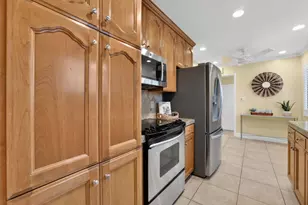 6713 Silverthorne Cir, Sacramento, CA 95842 - Photo 16