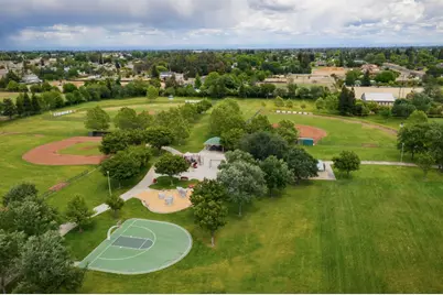 8137 Arrowfield Way, Elk Grove, CA 95757 - Photo 8