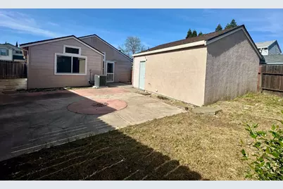 7856 Crestleigh Court, Antelope, CA 95843 - Photo 16