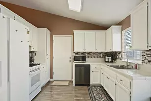 236 Sasha Rose Dr, Galt, CA 95632 - Photo 10