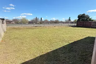 7483 Mandy Dr, Sacramento, CA 95823 - Photo 14