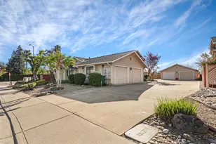 1927 S Mills Ave, Lodi, CA 95242 - Photo 4