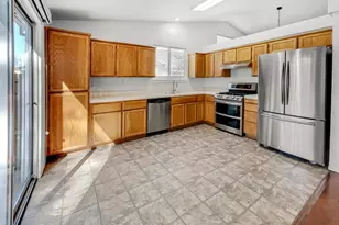 1041 Shenencock Way, Roseville, CA 95747 - Photo 2