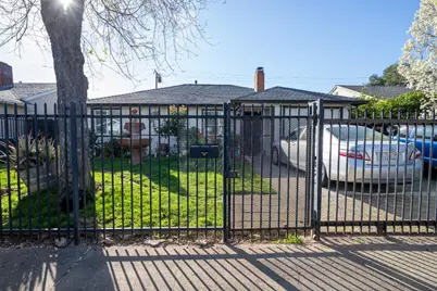 5250 Alcott Drive, Sacramento, CA 95820 - Photo 2
