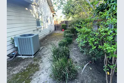 2228 W Benjamin Holt Drive, Stockton, CA 95207 - Photo 10