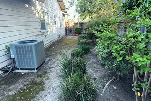 2228 W Benjamin Holt Dr, Stockton, CA 95207 - Photo 10