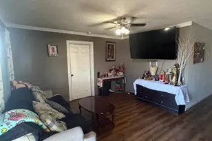 271 W Almy Ave, Fresno, CA 93706 - Photo 4