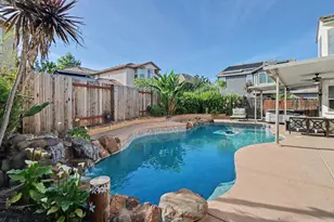 6829 Salvaterra Cir, Elk Grove, CA 95757 - Photo 48