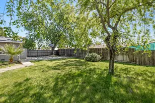 873 Cedar Ln, Lemoore, CA 93245 - Photo 8