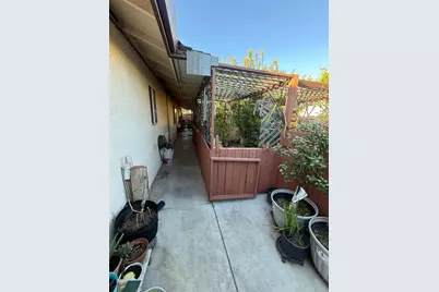 558 Cedarwood Court, Los Banos, CA 93635 - Photo 22