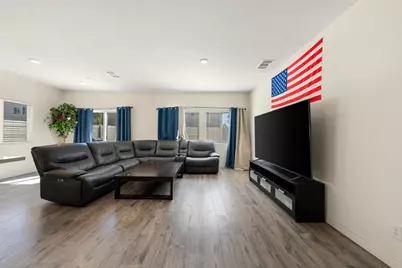 7664 Walpole Way, Elk Grove, CA 95758 - Photo 4